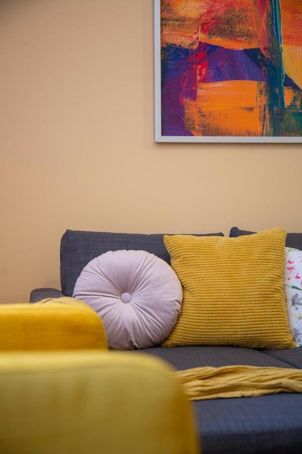 בודפשט Central Gozsdu Apartment In The Party Street מראה חיצוני תמונה